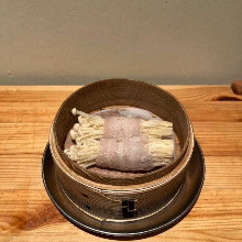 Pork roll steamed enoki mushrooms
