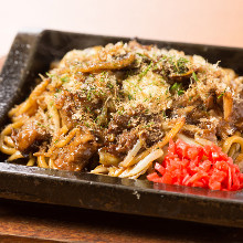 Yakisoba noodles with sauce