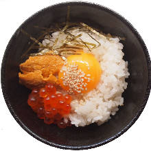 Tamagokake gohan (rice with raw egg)