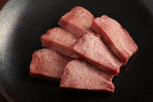 Premium grilled tongue seasoned with salt