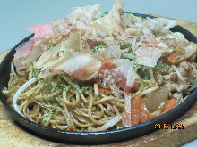 Yakisoba noodles with sauce