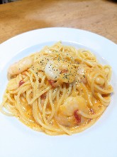 Tomato cream sauce pasta with shrimp