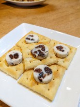 Raisins with butter