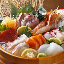 Assorted sashimi