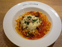 Pasta with tomato and pepper