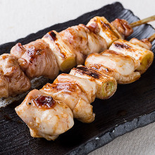 Negima (green onion pieces and chicken)