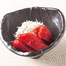 Dried baby sardines with grated daikon