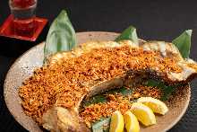 Grilled tuna collar with spices