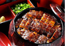 Chopped kabayaki eel on rice