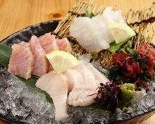 Assorted sashimi