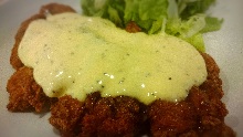 Fried chicken with vinegar and tartar sauce