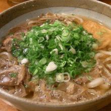 Wheat noodles topped with fried offal