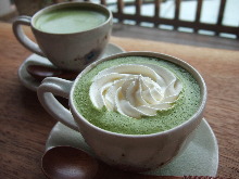 gleen tea latte with cream