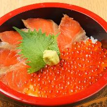 "Oyako" salmon roe and Japanese salmon rice bowl