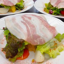 Ham and lettuce salad