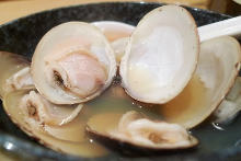 Common orient clams steamed with sake