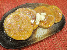 Steamed potatoes with butter