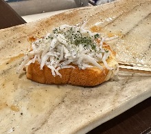 whitebait with garlic toast