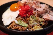 Yakisoba noodles with sauce