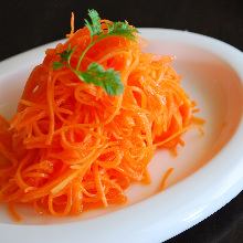 Grated carrot salad