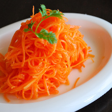 Grated carrot salad