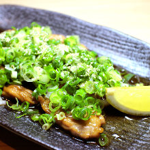 Grilled chicken neck and green onion