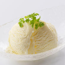 Salted vanilla ice cream