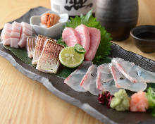 Assorted sashimi