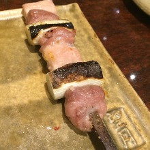 Negima (green onion pieces and chicken)