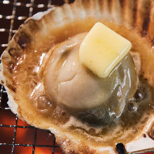 Grilled scallop with butter