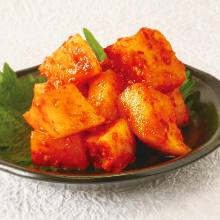 Cubed daikon radish kimchi