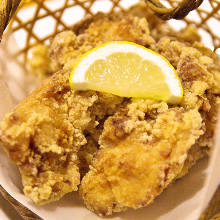 Marinated deep-fried chicken (seasoned with soy sauce)