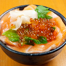 "Oyako" salmon roe and Japanese salmon rice bowl