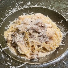 Pasta with cream of porcini mushroom