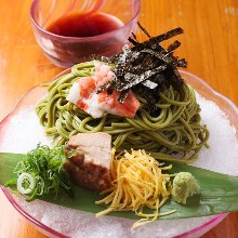 Tea-flavored buckwheat noodles