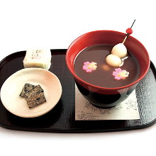 Oshiruko (sweet red bean soup with toasted rice cakes)