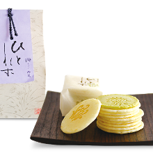 Senbei (rice cracker)