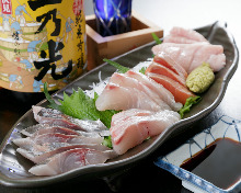 Assorted sashimi