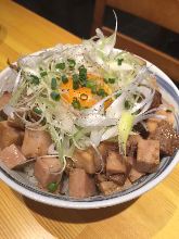 Simmered cubed meat rice bowl