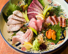 Assorted sashimi