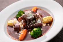 A set menu of beef stew