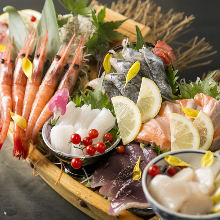 Assorted sashimi