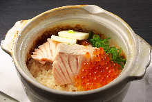 Harako kamameshi (salmon roe over pot rice)