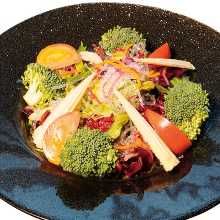 Fresh vegetable salad