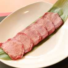 Premium grilled tongue seasoned with salt