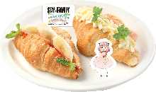 Special croissant sandwich with Anya's character sheet(Spy family collaboration food)