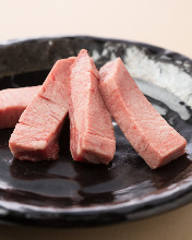 Extra premium grilled tongue seasoned with salt