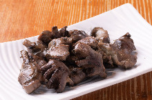 Salt-grilled gizzard skewer