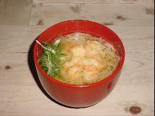 Mixed vegetable tempura udon
