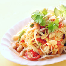 Green papaya salad (goi du du)